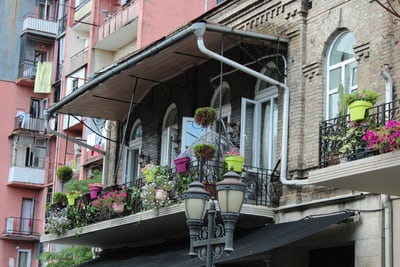 balcony in downtown savannah georgia